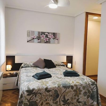 Apartamentos Turisticos Seviro Мадрид Екстериор снимка