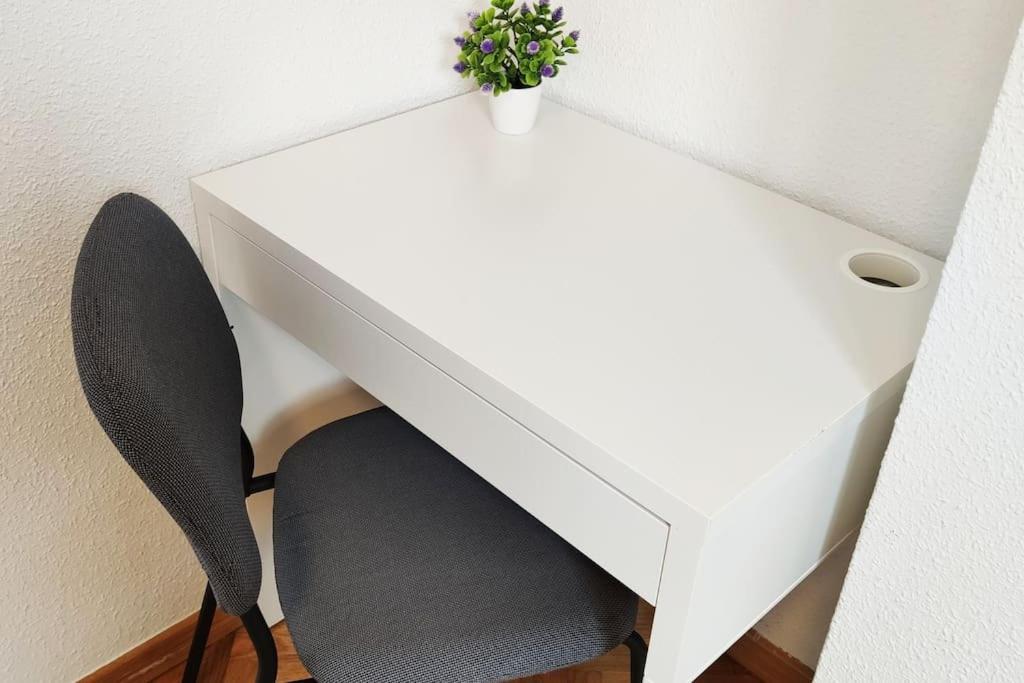 Apartamentos Turisticos Seviro Мадрид Екстериор снимка