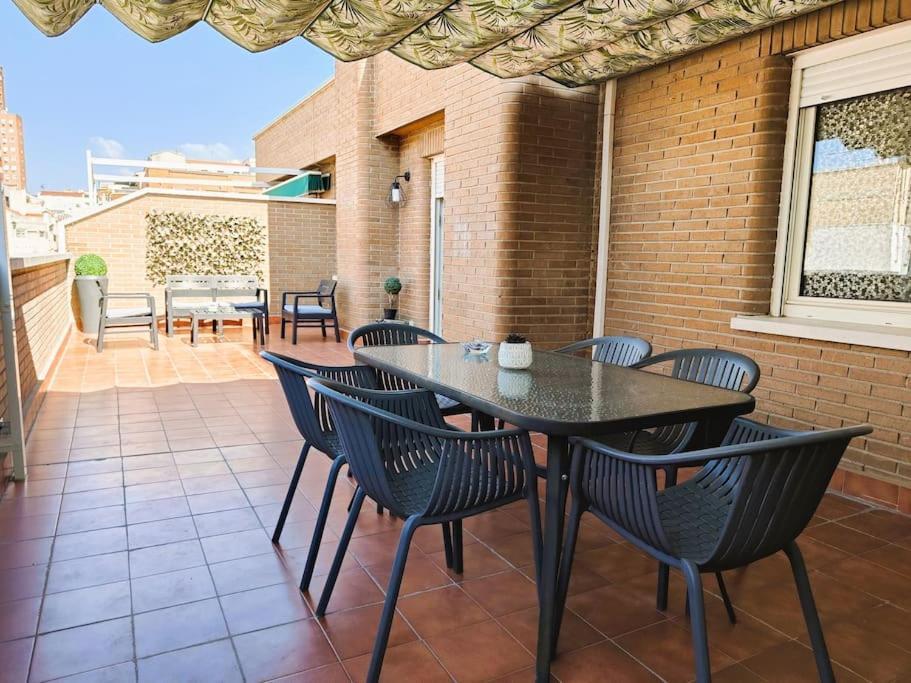 Apartamentos Turisticos Seviro Мадрид Екстериор снимка