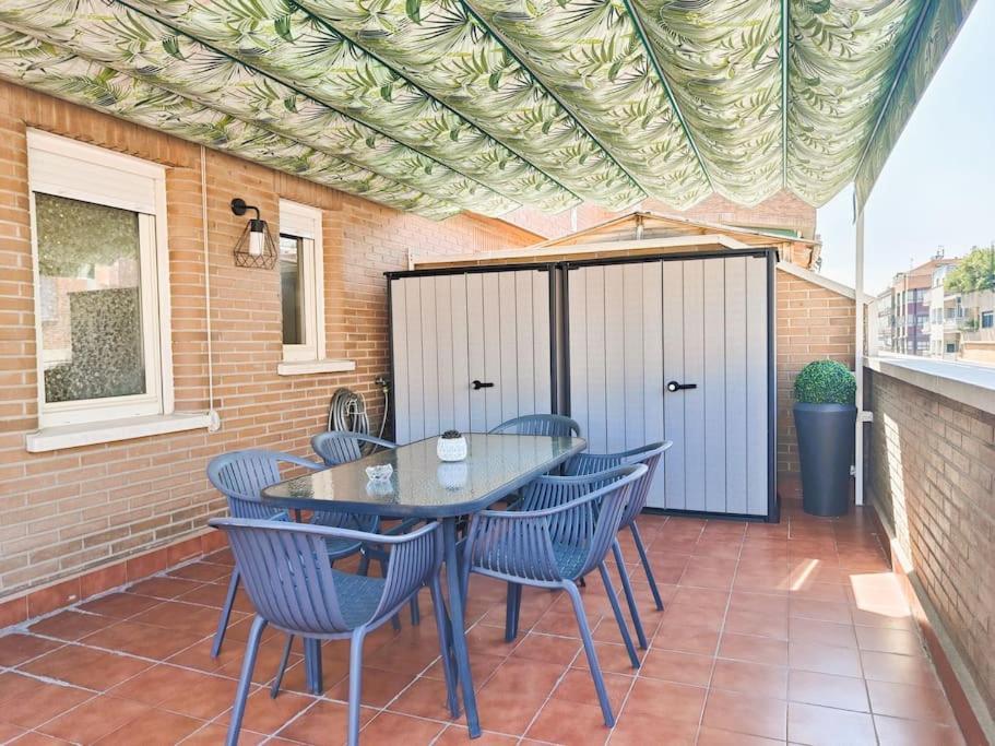 Apartamentos Turisticos Seviro Мадрид Екстериор снимка