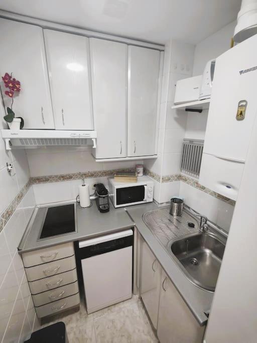 Apartamentos Turisticos Seviro Мадрид Екстериор снимка