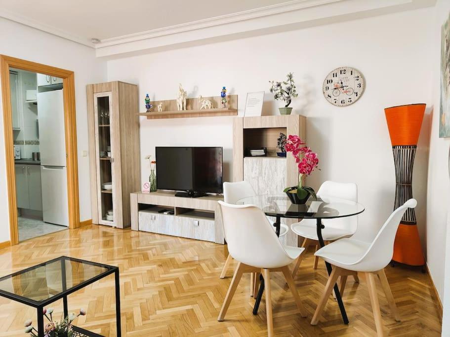 Apartamentos Turisticos Seviro Мадрид Екстериор снимка