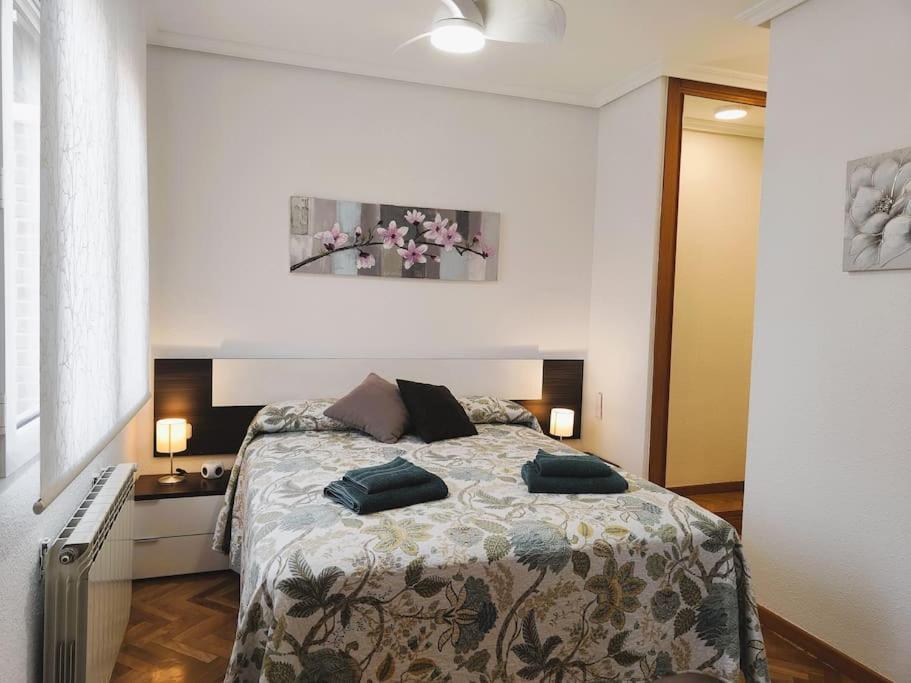 Apartamentos Turisticos Seviro Мадрид Екстериор снимка